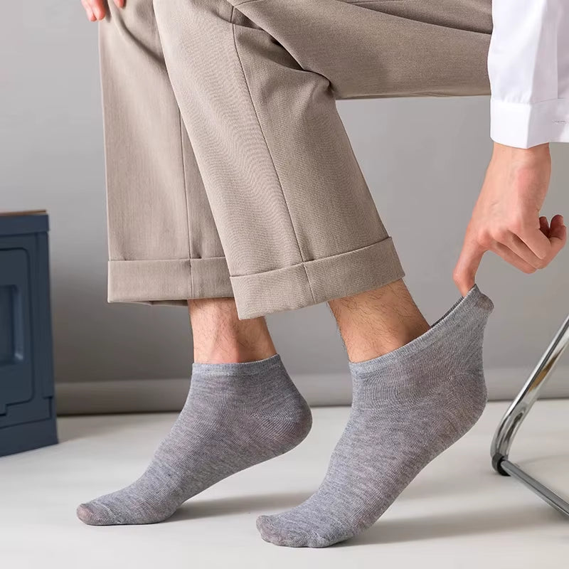 8 Pairs Men Solid Color Minimalist Ankle Socks Fashionable Versatile Trend Socks Lightweight Breathable Comfortable Casual Socks